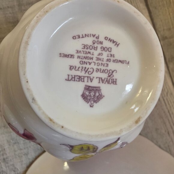 Royal Albert Bone China Dog Rose Tea Cup & Saucer Set Hand Painted Floral Design - Picture 6 of 6